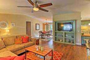 Charming Home with Deck and Yard - 1 Mi to Lake Texoma